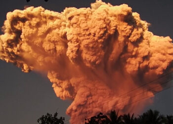Indonesia volcano spews colossal ash tower, alert level raised