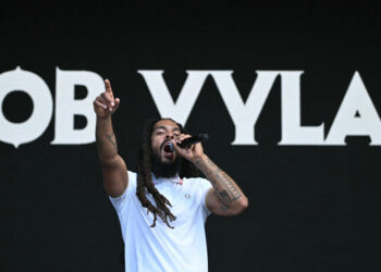 US to revoke visas for Glastonbury band over anti-Israel chant