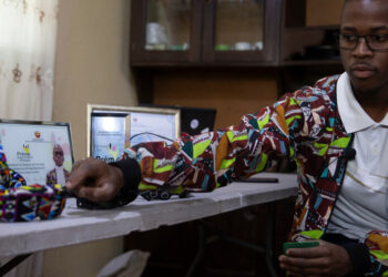 Young Mozambican inventor bringing the blind smart 'vision'