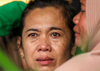 6 dead, 30 missing after ferry sinks on way to Indonesia's Bali