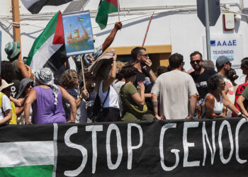 Crete protesters try to block arrival of Israeli tourists