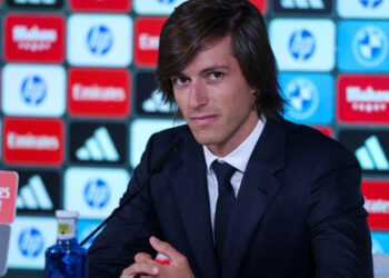 England midfielder Henderson joins Brentford