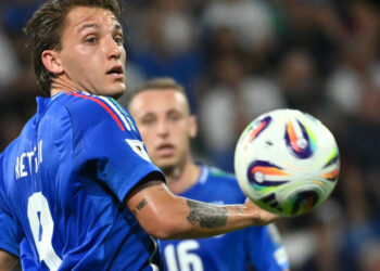 Estupinan completes switch to AC Milan from Brighton