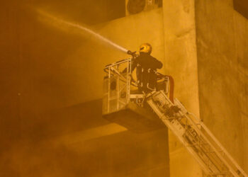 Fire erupts at major telecom hub in central Cairo