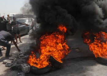 Hundreds protest over water shortages in drought-hit Iraq