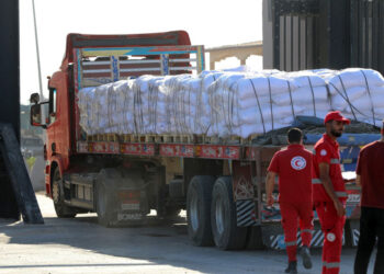 Israel says Gaza got 120 trucks of aid on day one of pause