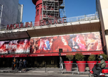 Moulin Rouge windmill to twirl again in Paris