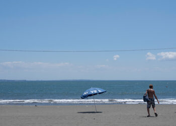 Russian mayor says 'everyone' on tsunami-hit islands evacuated