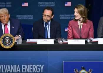 Trump unveils investments to power AI boom