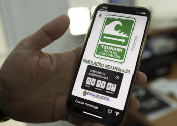 Tsunami alert lifted after powerful quakes off Russian coast