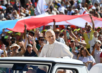 Vatican embraces social media 'digital missionaries'