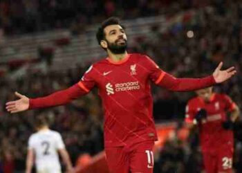 رسميا وبعد طول انتظار.. محمد صلاح يجدد عقده مع ليفربول