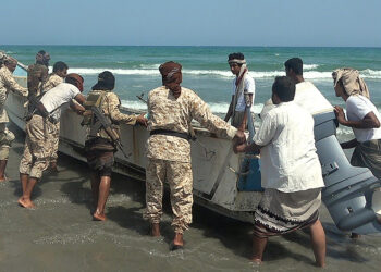 76 قتيلا على الأقل إثر غرق مركب مهاجرين قبالة اليمن