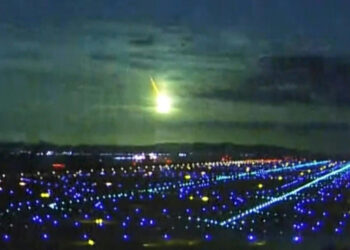 Fireball lights up Japanese skies