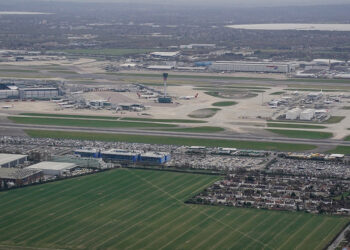 Heathrow unveils £49 bn expansion plan for third runway