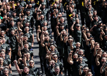 حزب الله يتهم الحكومة اللبنانية بارتكاب "خطيئة كبرى" بقرار تجريده من سلاحه