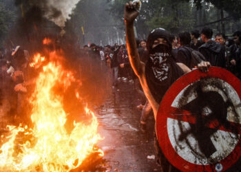 Indonesia protest blaze kills 3 as anger erupts over driver death