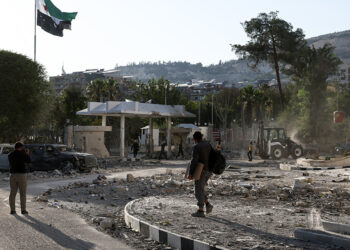 Israel strikes near Damascus kill six soldiers: new toll