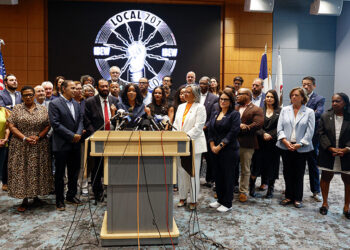 Texas Democrats flee state to block redistricting vote