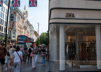 UK watchdog bans Zara ads over 'unhealthily thin' model photos