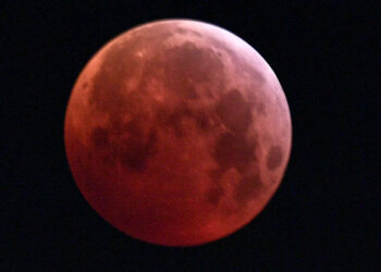'Blood Moon' to rise during total lunar eclipse Sunday night
