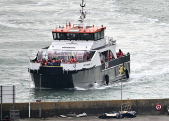 French officials say almost 400 UK-bound migrants rescued