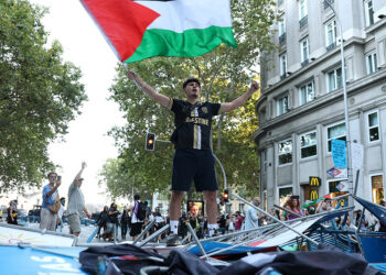 'Palestine wins the Vuelta': Gaza demo halts cycling finale in Madrid