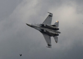 Pentagon says Venezuelan planes buzzed US ship in 'highly provocative move'