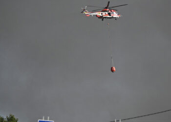 Russia hits seat of Ukraine govt in war's biggest air attack