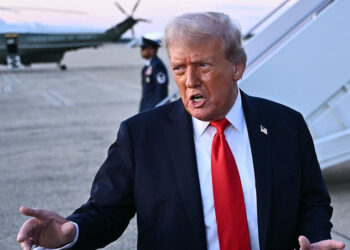 Trump issues 'last warning' to Hamas over hostages