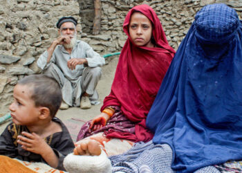 UN refugee chief urges Pakistan to pause Afghan expulsions after quake