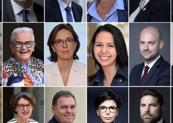 France unveils new government in political crisis