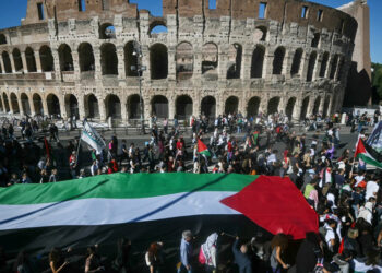 Hundreds of thousands turn out at pro-Palestinian marches in Europe