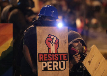 One dead, more than 100 injured in Peru protest