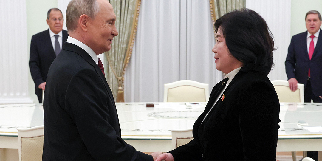 Putin hosts N.Korea top diplomat, hails deepening Pyongyang ties