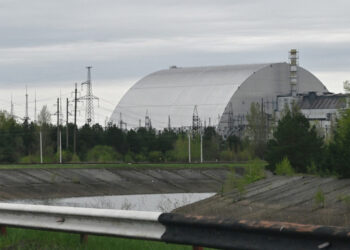 Russia cuts power to site of Chernobyl nuclear plant