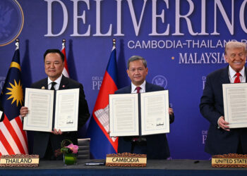 Trump co-signs Thailand-Cambodia ceasefire agreement