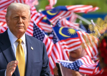 Trump departs Malaysia for Japan on second leg of Asia tour