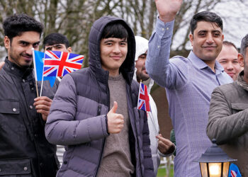 UK to scrap refugee family reunion route