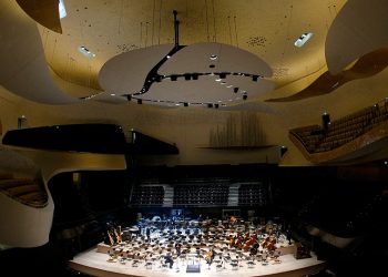 France arrests four over protest at Israeli orchestra concert