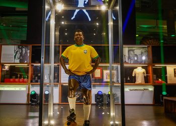 Pele's brand acquired by family business of Neymar Jr.