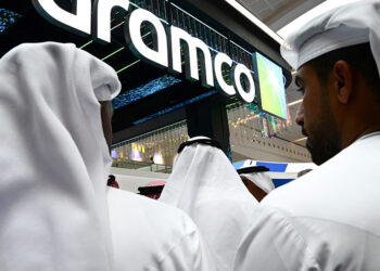Saudi Aramco's quarterly profit drops 2.3 percent as oil prices stay low