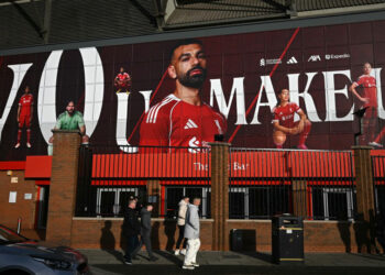 Liverpool's Slot says 'no issue to resolve' with Salah after outburst