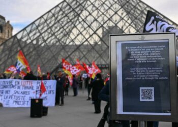 Louvre Museum in Paris closed Monday morning due to strike_ AFP