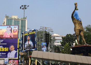 Messi to unveil 21-metre statue of himself on India 'GOAT' tour