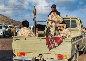 Saudi Arabia urges Yemen separatists to cede seized territory