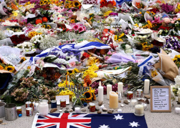 Two Islamic State flags in Bondi gunmen's vehicle: Australian police