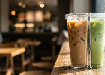 Double‑Drink Cups: How a Simple Design Turned a Cafe Choice into a Viral Product