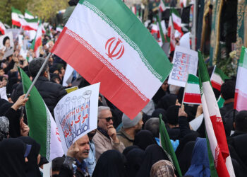 Regional Powers Monitor Iran Crisis as Protests and US Warnings Escalate
