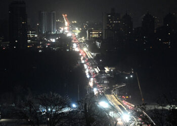 Russian Strike Leaves Ukrainian Parliament Without Power, Water